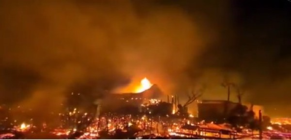 இந்தோனேசியாவில் பாரிய தீ விபத்து; பற்றி எரியும் குடியிருப்புக்கள்/Massive fire in Indonesia; burning homes