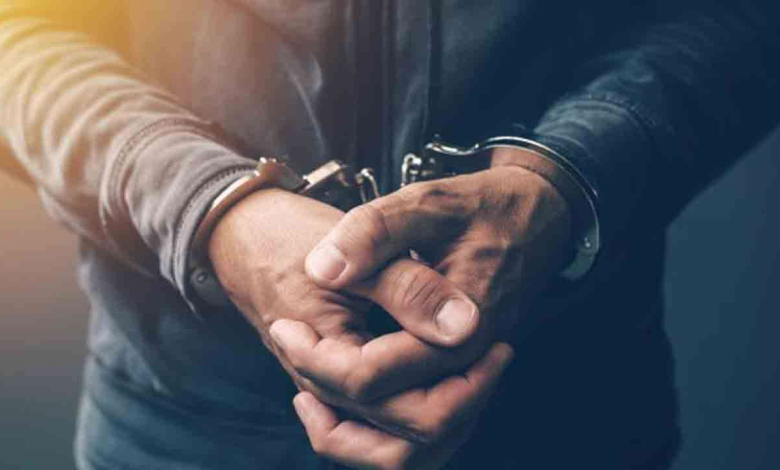 ஹட்டனில் தங்கச் சங்கிலி திருட்டு: மனைவியின் வீட்டில் மறைந்திருந்த சந்தேகநபர் கைது/Gold chain theft in Hatton: Suspect hiding in wife's house arrested