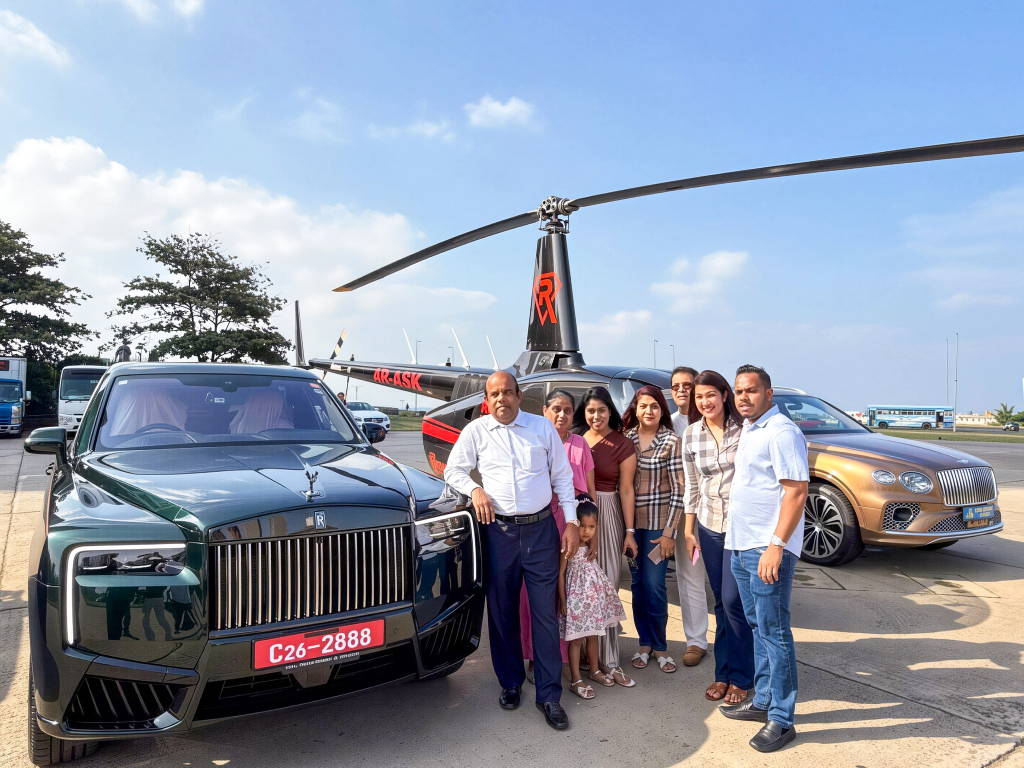 உலகின் மிக விலையுயர்ந்த காரை கொள்வனவு செய்த இலங்கை தொழிலதிபரின் பதிவு 2 உலகின் மிக விலையுயர்ந்த காரை கொள்வனவு செய்த இலங்கை தொழிலதிபரின் பதிவு