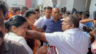 நிதி மோசடி விசாரணை பிரிவில் மஹிந்தவுடன் முன்னிலையான ஷிரந்தி ராஜபக்ச/Shiranthi Rajapaksa appears alongside Mahinda in the Financial Fraud Investigation Division