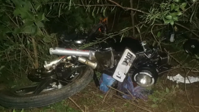 மோட்டார் சைக்கிள்கள் நேருக்குநேர் மோதி கோர விபத்து! குடும்பஸ்தர் பரிதாபமாக பலி/Motorcycles collide head-on in a horrific accident! Family member dies tragically