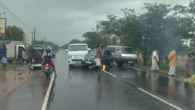 வவுனியா ஏ9 வீதியில் இரு வாகனங்கள் மோதுண்டு விபத்து/Two vehicles collide on the A9 road in Vavuniya