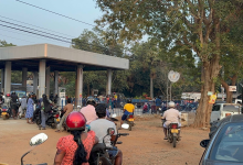 நாட்டின் பல பகுதிகளில் எரிபொருள் நிலையங்களில் மீண்டும் நீண்ட வரிசை/Long queues again at fuel stations in many parts of the country