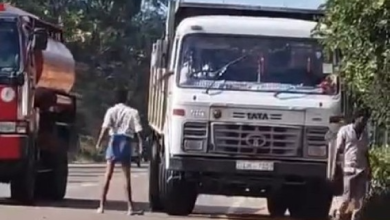 டிப்பர் வாகனத்தை இடைமறித்து சாரதி மீது தாக்குதல்; மதுபோதையில் இருவர் அட்டகாசம்