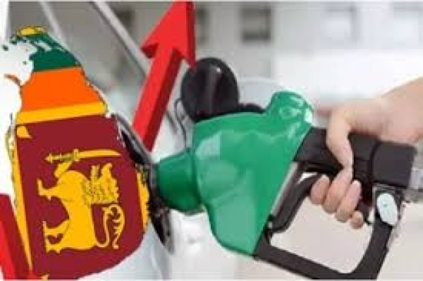 யாழில் இன்றும் எரிபொருள் நிரப்பு நிலையங்களில் நீண்ட வரிசையில் மக்கள் 1 யாழில் இன்றும் எரிபொருள் நிரப்பு நிலையங்களில் நீண்ட வரிசையில் மக்கள்/People still queue at fuel stations in Jaffna today -Thamilan Win