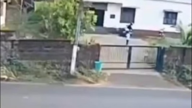 வவுனியாவில் தூணுடன் மோதிய மோட்டார் சைக்கிள்; ஒருவர் பலி/One killed after motorcycle collides with pillar in Vavuniya