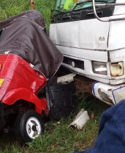 தனியார் பேருந்தும் முச்சக்கர வண்டியும் மோதி விபத்து