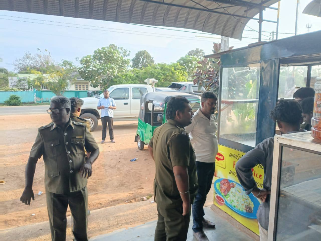 வவுனியாவில் உணவகங்கள் மீது கடும் நடவடிக்கை – 4 இடங்களுக்கு வழக்கு பதிவு