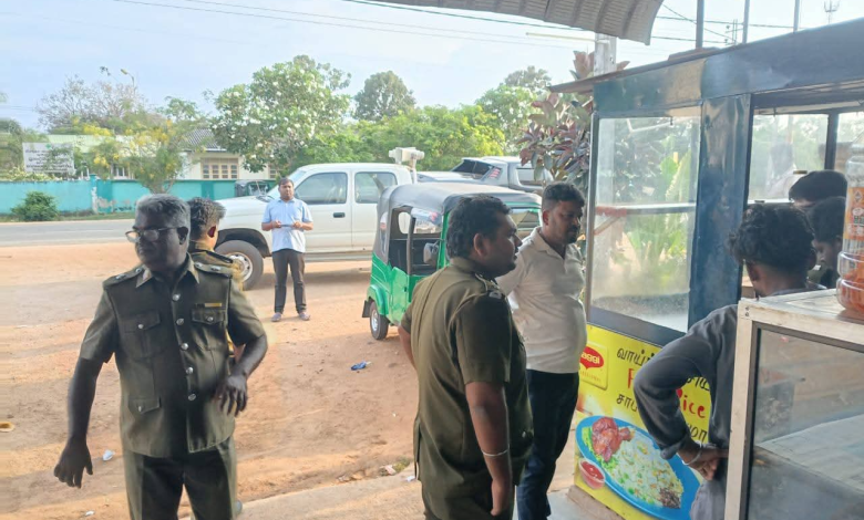 வவுனியாவில் உணவகங்கள் மீது கடும் நடவடிக்கை – 4 இடங்களுக்கு வழக்கு பதிவு