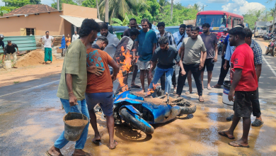 வவுனியா பரபரப்பு – பயணத்தின் போது தீப்பற்றி எரிந்த சைக்கிள்/Vavuniya stir – Bicycle catches fire during journey