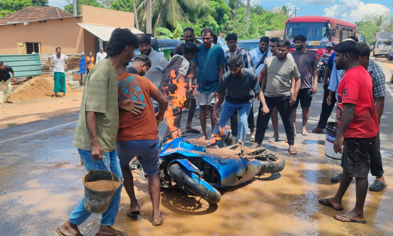 வவுனியா பரபரப்பு – பயணத்தின் போது தீப்பற்றி எரிந்த சைக்கிள்/Vavuniya stir – Bicycle catches fire during journey