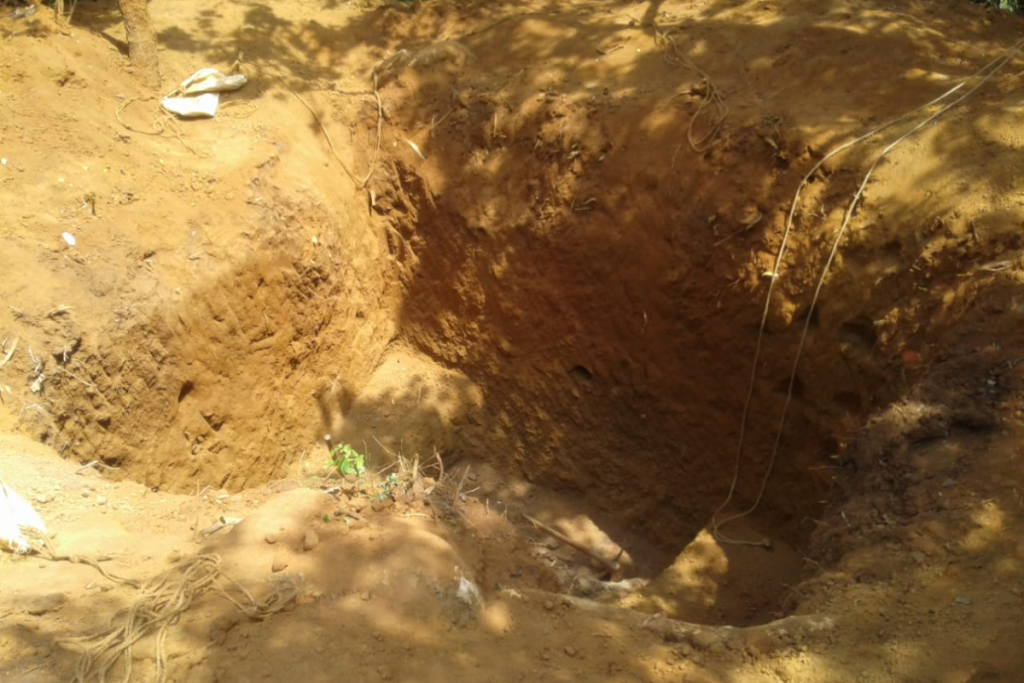 வாழைச்சேனையில் புதையல் தேடல்: 6 பேர் விசேட அதிரடிப்படையினரால் கைது வாழைச்சேனையில் புதையல் தேடல்: 6 பேர் விசேட அதிரடிப்படையினரால் கைது