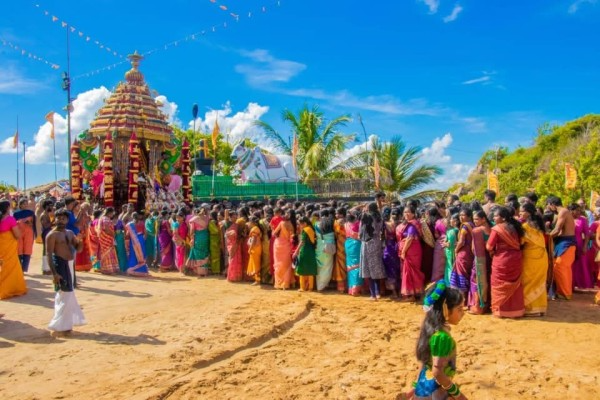 திருகோணமலையில் திருக்கோணேஸ்வரம் இரதோற்சவம்: ஆயிரக்கணக்கான பக்தர்கள் பங்கேற்பு