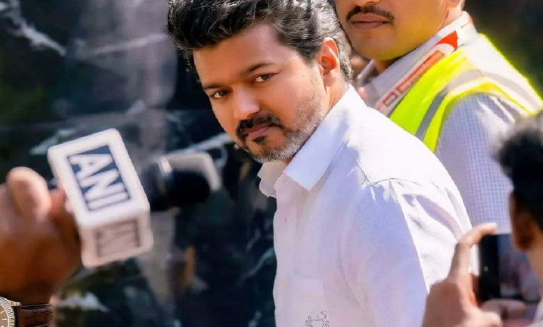 விஜய்யின் தேர்தல் பிரசாரப் பயணத்தில் விபத்து – பரபரப்பு தகவல்/Accident during Vijay's election campaign trip – sensational news