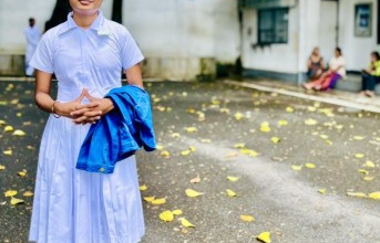 வவுனியா மாவட்ட மட்டத்தில் வர்த்தக பிரிவில் முதல் நிலை பெற்ற மாணவி! 3 வவுனியா மாவட்ட மட்டத்தில் வர்த்தக பிரிவில் முதல் நிலை பெற்ற மாணவி-Thamilan Win