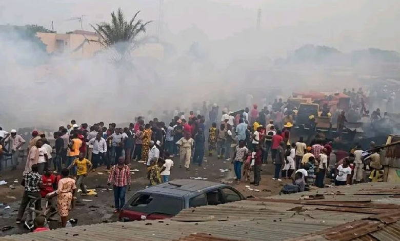 விமானப்படையின் தவறான தாக்குதல்: 100க்கும் மேற்பட்ட பொதுமக்கள் உயிரிழப்பு